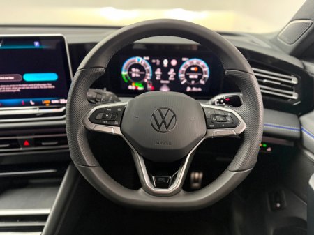 2025 Volkswagen Tiguan - thumbnail 16