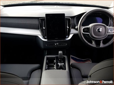 2025 Volvo XC90 T8 455bhp AWD PHEV Core €79,900 thumbnail