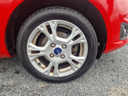 2016 Ford Fiesta MCA Zetec 1.25 60PS M5 4DR €8,950 thumbnail