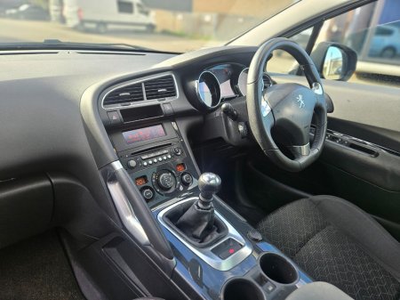 2016 Peugeot 3008 - thumbnail 11