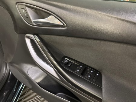 2017 Opel Astra - thumbnail 11