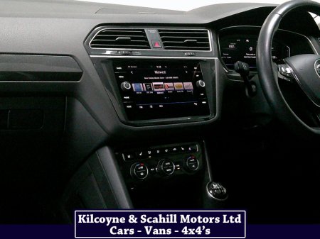 2020 Volkswagen Tiguan R-LINE 2.0 TDI MANUAL 6SPEED FWD 150HP 5DR thumbnail