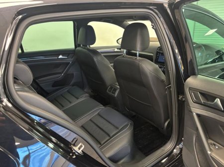 2017 Volkswagen Golf R 2.0 TSI 5DR 310HP 4M R DSG €28,495 thumbnail