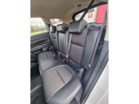 2015 Mitsubishi Outlander - thumbnail 27