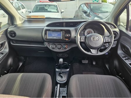 2019 Toyota Yaris - thumbnail 3