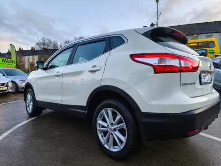 2015 Nissan Qashqai 1 Year Warranty AA Approved 1.2 PET SV E6 4DR €9,950