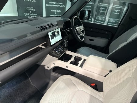 2025 Land Rover Defender 110 D350 DIESEL *N1 Commerical €98,750 thumbnail