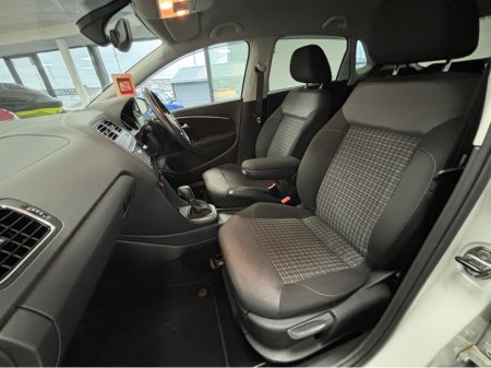 2016 Volkswagen Polo VOLKSWAGEN POLO 1.2 TSI DSG*MULTI FUNCTION WHEEL*REVERSE CAMERA*FOLDING HEATED ELECTRIC MIRRORS*TRADE INS WELCOME* €12,950 thumbnail