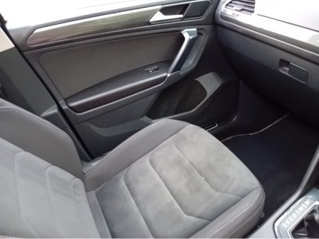 2018 Volkswagen Tiguan - thumbnail 22