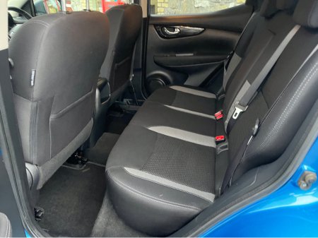 2018 Nissan Qashqai 1.5 DCI SV 18 4DR €13,250 thumbnail