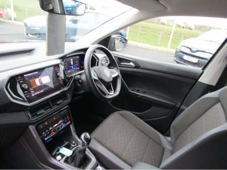 2023 Volkswagen T-Cross STYLE 1.0 TSI MANUAL 6SPEED FWD  110HP thumbnail