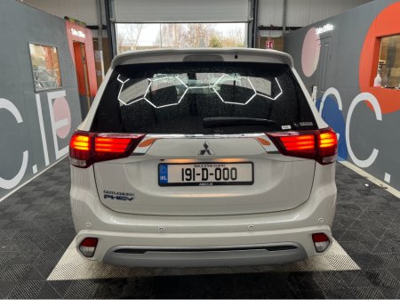 2019 Mitsubishi Outlander €22950! 2019 MITSUBISHI OUTLANDER PHEV G PLUS PACKAGE 2.4 AUTOMATIC / CRUISE CONTROL / 360° PARKING CAMERA / ELECTRIC HEATED SEATS / HEATED STEERING WHEEL €22,950 thumbnail