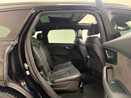 2021 Audi Q7 55 TFSI BLACK EDITION QUATTRO *N1 CREWCAB* €52,000 thumbnail