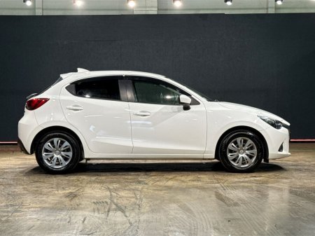 2018 Mazda Demio 1.3L AUTOMATIC - HEATING / AC CONTROLS - PARKING SENSORS €13,950