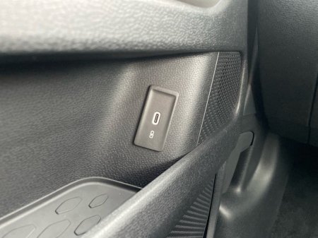 2025 Volkswagen ID.Buzz ID.BUZZ STYLE 86KWH 280BHP LWB €66,975 thumbnail