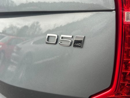 2017 Volvo XC90 D5 (235hp) AWD Momentum Geartronic thumbnail