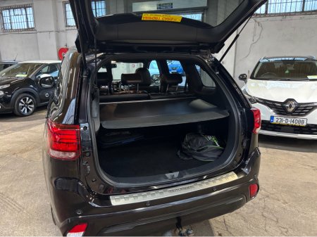 2019 Mitsubishi Outlander OUTL PHEV S-EDI S-EDITION 4DR AUTO €20,999 thumbnail