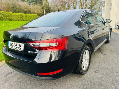 2016 Skoda Superb - thumbnail 8