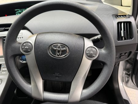 2015 Toyota Prius - thumbnail 10