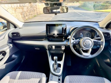 2022 Toyota Yaris - thumbnail 18