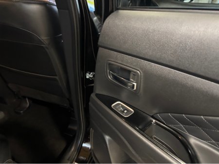 2019 Mitsubishi Outlander OUTL PHEV S-EDI S-EDITION 4DR AUTO €20,999 thumbnail