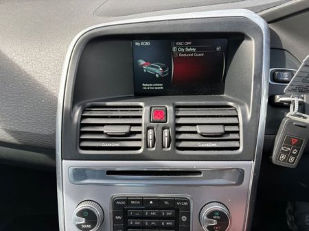 2016 Volvo XC60 - thumbnail 16