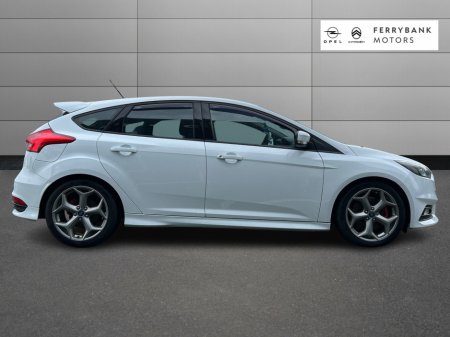 2016 Ford Focus MCA ST2 2.0 TDCI 180PS M6 FWD 4DR €17,950 thumbnail