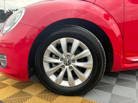 2016 Volkswagen Beetle - thumbnail 2