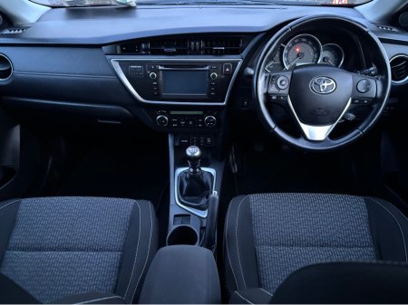 2015 Toyota Auris 1.33 VVT-I DUAL ICON PLUS 99BHP 5DR S/S 100BHP €8,950 thumbnail