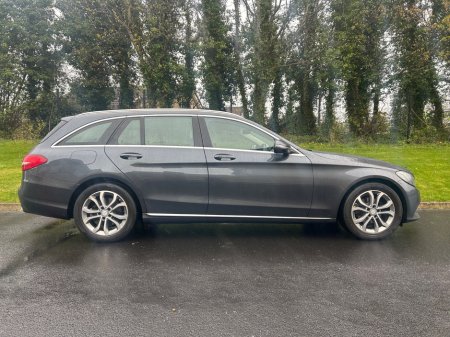 2016 Mercedes-Benz C Class - thumbnail 3