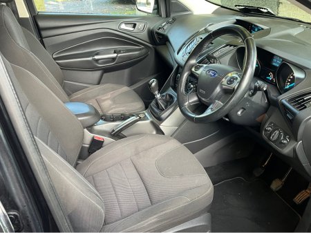 2015 Ford Kuga - thumbnail 9