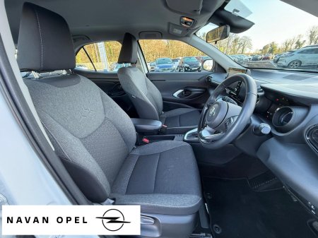 2023 Toyota Yaris Cross Cross Luna 1.5 Hybrid €26,950 thumbnail