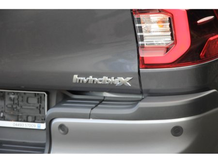 2025 Toyota Hilux Invincible X * Roll cover and bars inc €66,358 thumbnail