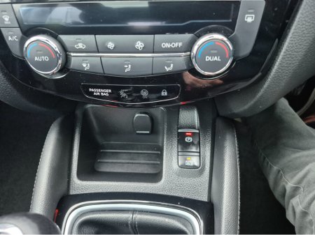 2019 Nissan Qashqai 1.5 DCI 115PS N-CONNEC N-CONNECTA 5DR €13,950 thumbnail