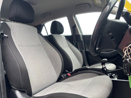 2015 Hyundai i20 - thumbnail 7