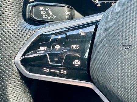 2023 Volkswagen Touareg - thumbnail 17