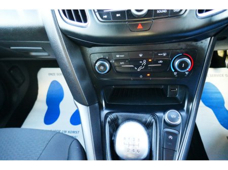 2018 Ford Focus - thumbnail 21