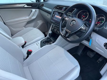 2019 Volkswagen Tiguan Allspace 2.0 TDI 150HP Comfortline DSG Auto 7 Seat Pan Roof Mint €29,995 thumbnail