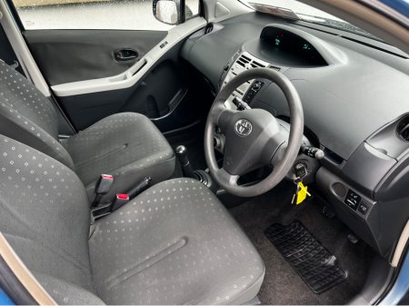 2007 Toyota Yaris - thumbnail 2