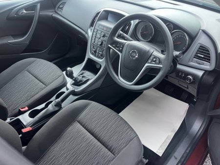 2018 Opel Astra SALOON 1.6 CDTI 110PS 4DR Diesel * Low  Mileage * €13,950 thumbnail