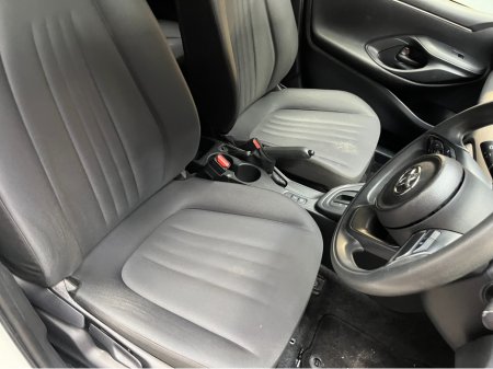 2021 Toyota Yaris - thumbnail 9