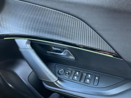 2023 Peugeot 2008 - thumbnail 21