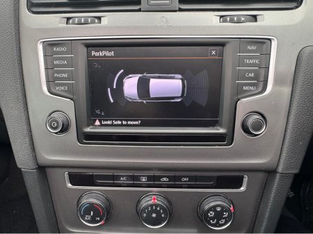 2016 Volkswagen Golf LOUNGE 1.6 TDI MANUAL 5SPEED 110 5DR €12,950 thumbnail