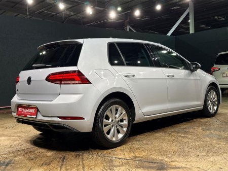 2018 Volkswagen Golf 1.2 AUTOMATIC TSI COMFORT LINE - FACTORY ALLOYS - REVERSE CAMERA €17,950 thumbnail