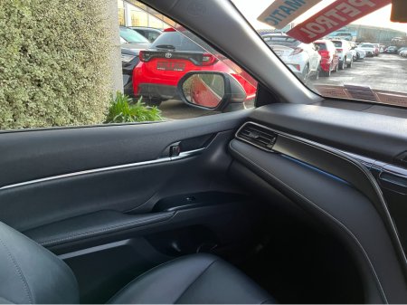 2019 Toyota Camry WS AUTOMATIC HYBRID 2.5 PETROL //HIGH SPEC//FULL LEATHER HEATED SEATS//HEAD UP DISPLAY//KEYLESS ENTRY// €26,950 thumbnail
