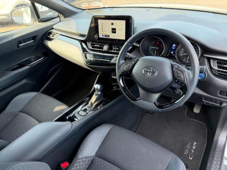 2023 Toyota C-HR - thumbnail 11