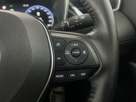 2025 Toyota Corolla Cross HYBRID SPORT €39,950 thumbnail