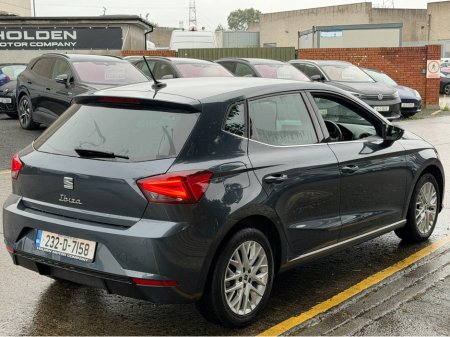 2023 SEAT Ibiza Folding Mirrors...Background Lighting €17,400 thumbnail