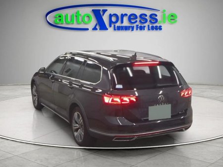 2023 Volkswagen Passat 2.0 TDI ALLTRACK 4MOTION ADVANCE Automatic €36,995 thumbnail