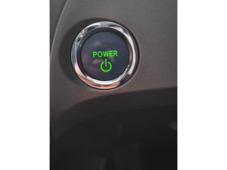 2014 Toyota Prius - thumbnail 19